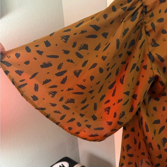 By Together Rust/Brown Patterned Blouse - Picture 5 of 6